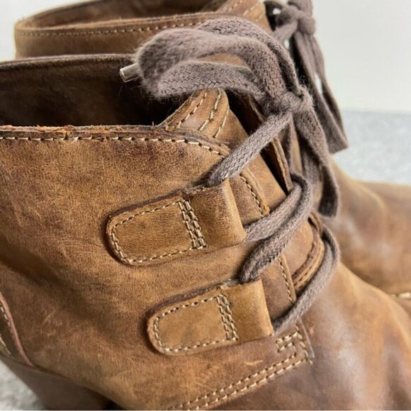 Clarks Artisan CARLETA LYON Brown Leather Lace Up Ankle Boot Boho Women’s 7.5M - Picture 12 of 13
